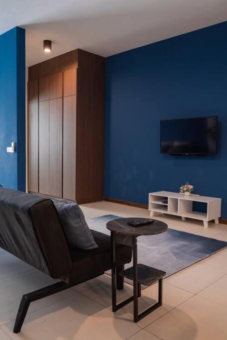 Deluxe Seaview Suite Twin Bed By The Only Bnb Tanjung Tokong Eksteriør billede