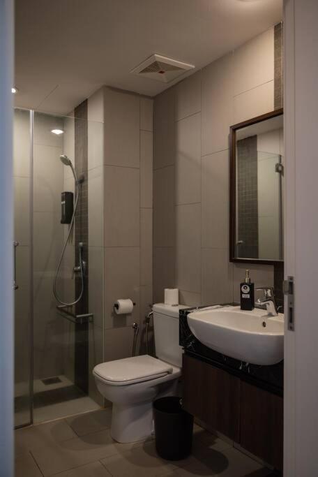Deluxe Seaview Suite Twin Bed By The Only Bnb Tanjung Tokong Eksteriør billede